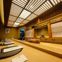 「頂級料理餐廳，美味佳餚令人回味再三」
