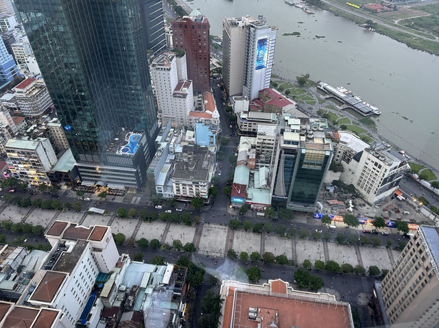 SAIGON SKYDESK 🏙️