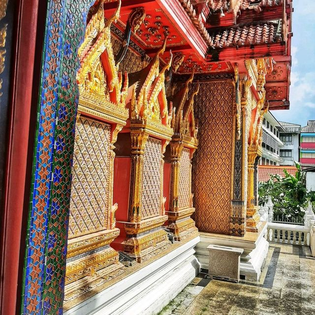 วัดโคกสมานคุณ ชมพระปรางค์สามยอดในหาดใหญ่