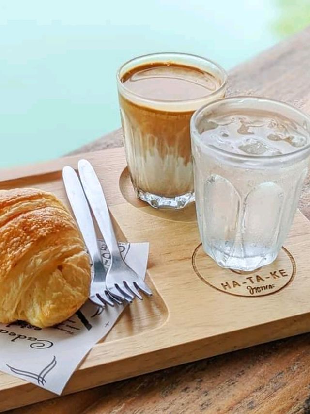 HATAKE - Cafe & Homestay คาเฟ่สไตล์ญี่ปุ่น
