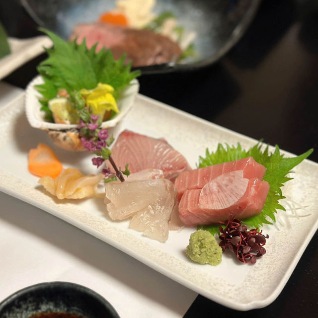 「二丸溫泉宿坊」：和風料理，自然景緻