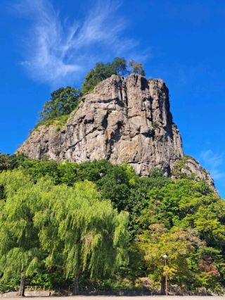 【瞰望岩：北海道遠輕町】超壯觀！！一起去看看巨大的岩石吧