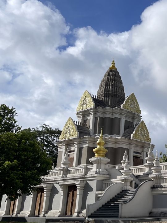 泰國普吉 只要有光有雲泰國寺廟很好出片 查龍寺 วัดไชยธาราราม (วัดฉลอง)