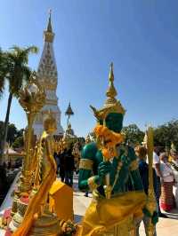 ไหว้องค์พระธาตุพนม
