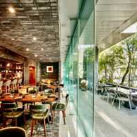 The Pig & Palm