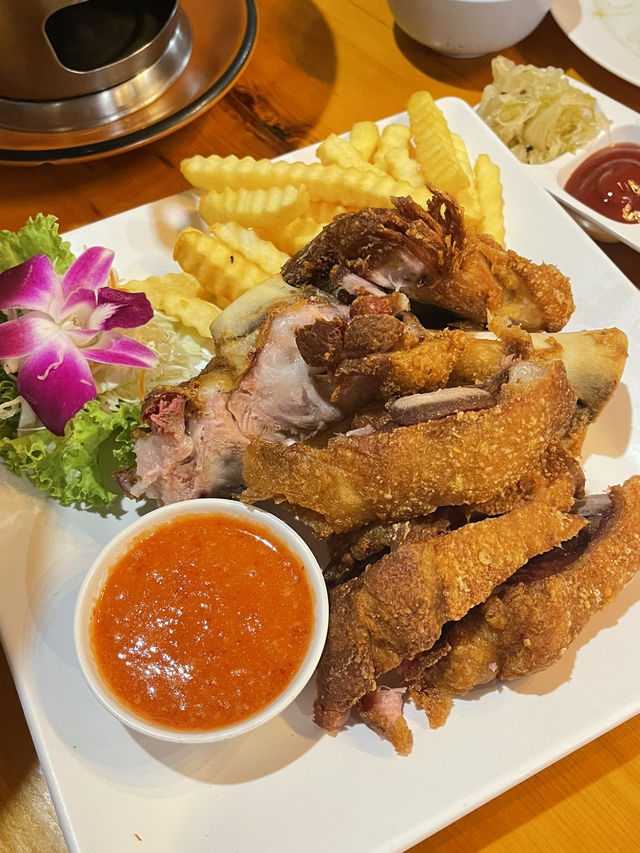 ร้านปักหลัก