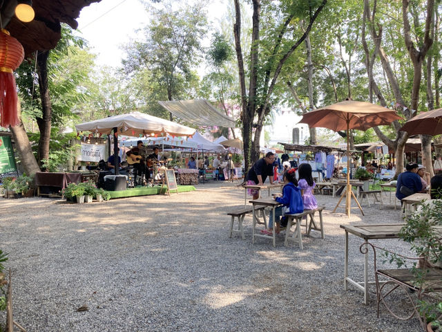 ตลาดสุดชิค “กาดต๋องตึง” เชียงใหม่
