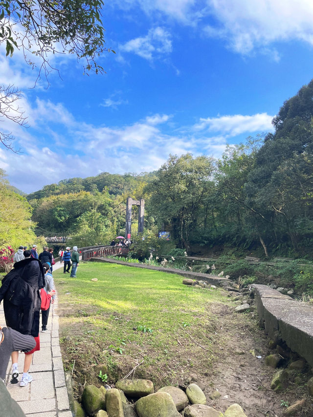 น้ำตกซือเฟิ่น ธรรมชาติสวยงามเมืองไทเป 🌳