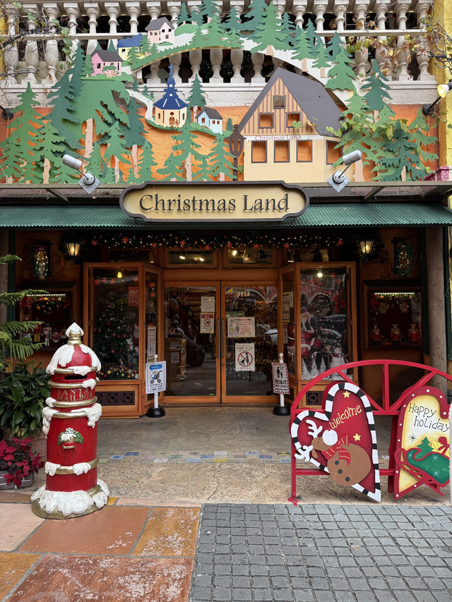 【沖縄県/北谷】一年中クリスマスのお店！？