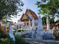 สักการะ หลวงพ่อโต และ หลวงพ่อธรรมจักรขจัดภัย