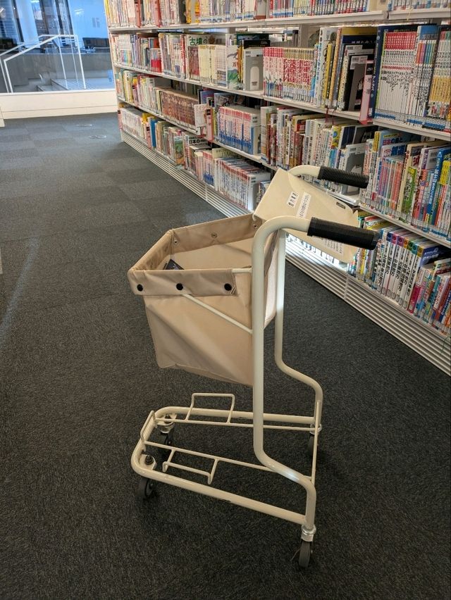 【山梨県】富士吉田市立図書館 【山梨県】富士吉田市立図書館