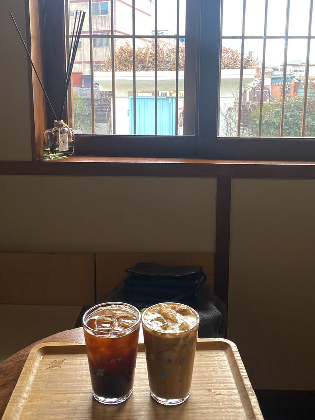 따뜻하면서 아늑한 감성을 느낄 수 있는 차이나타운 카페, 아키라카페☕️