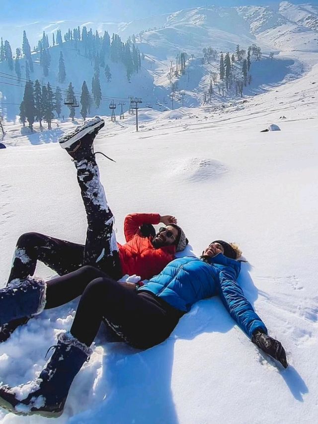 ❄️ Awesome Gulmarg – A Winter Wonderland Like No Other! ⛷️🏔️