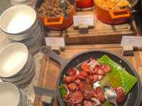 พาส่อง Breakfast The Standard Huahin