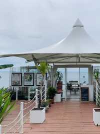 The Sundeck Phuket  จิบค็อกเทลชิลๆ ฟินไปกับวิวทะเล