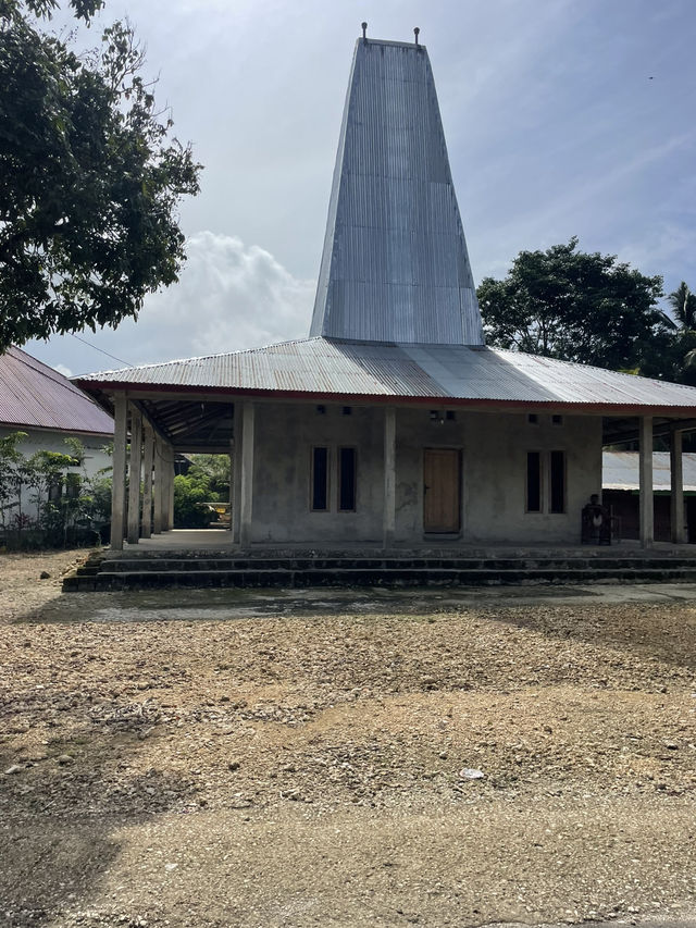 You Know You’ve Arrived on Sumba When You See the Houses 🏠✨