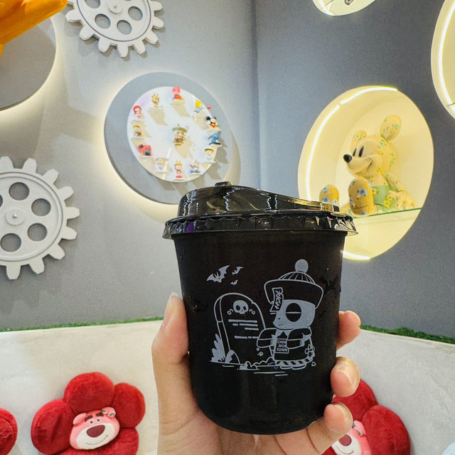 A Wonderland for Toy & Coffee Lovers! ☕🧸
