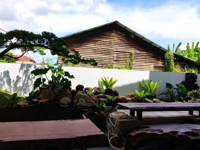 Restaurant Tucked Away In A House