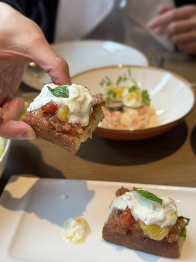 上環$498 weekend brunch with free flow 🥂🍷