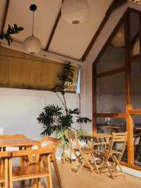 คาเฟ่สุดมินิมอล บรรยากาศอบอุ่น ที่ Artio Cafe