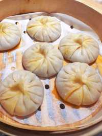 Jia jia Tang Bao, speciaty freshly make Xiaolongbao and I literally loved it! 