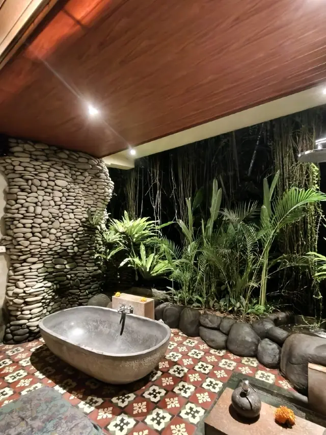 🇮🇩 Unique but Unpleasant Spa Day🤣Green Tara Spa 
