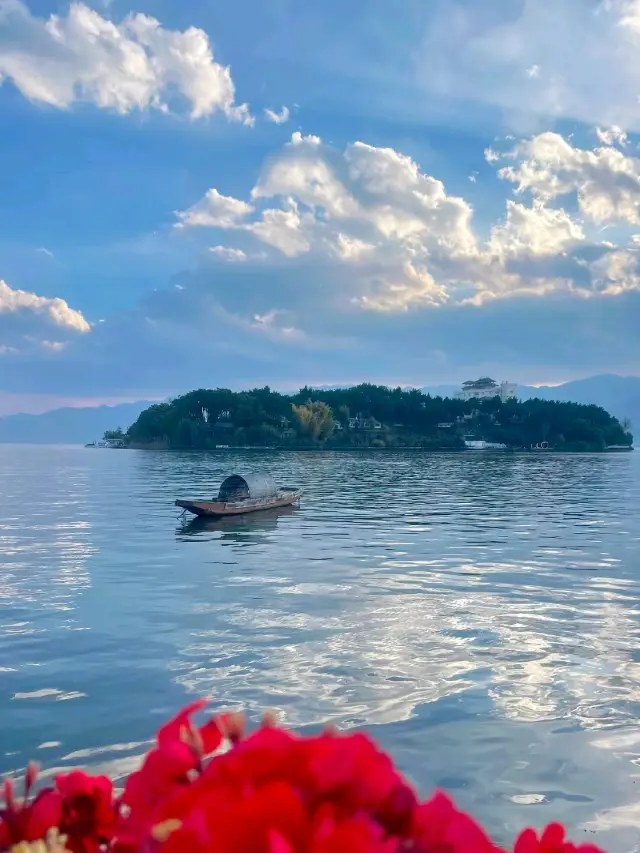 Shuanglang Ancient Town: A Sunset Stroll by the Water