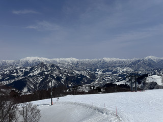 Resor Ski Gala Yuzawa di bulan April