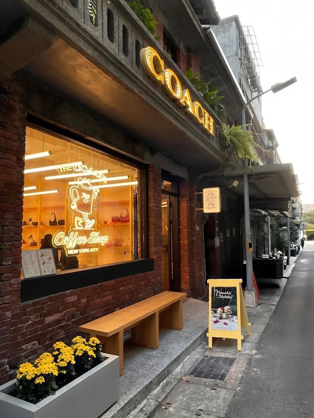 Coach Coffee Shop – Chic, Sweet & Instagram-Ready