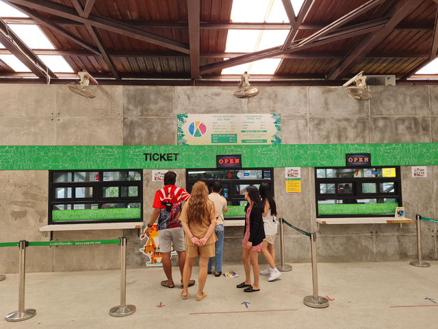 Khao Kheow Open Zoo 