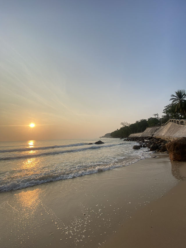 หาดสวยน้ำใส