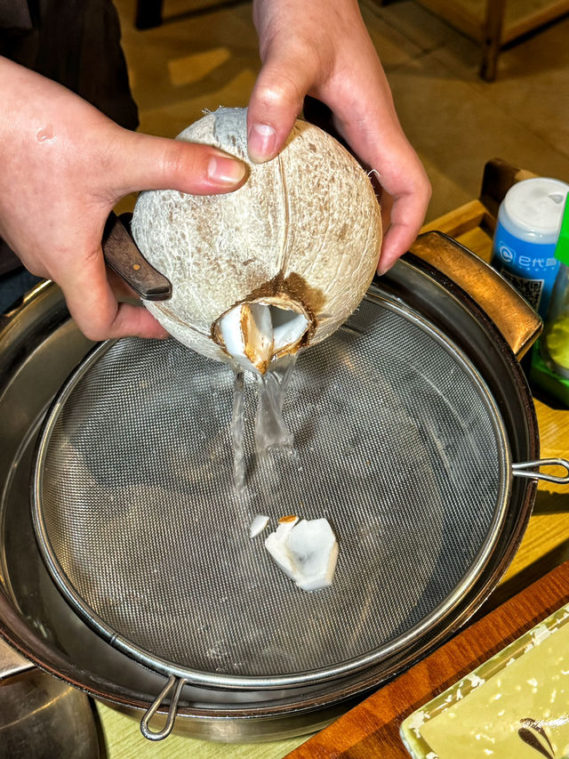 ｛深圳華強北·人均70好吃不貴椰子雞火鍋｝