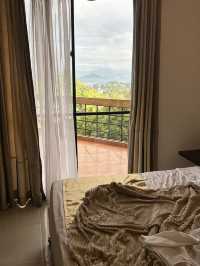 🏨 Budget hotel with stunning view in Kandy 
