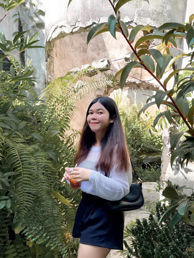 🌳 ปูรณ์-POON คาเฟ่บางแสน ถ่ายรูปสวยทุกมุม!☕️