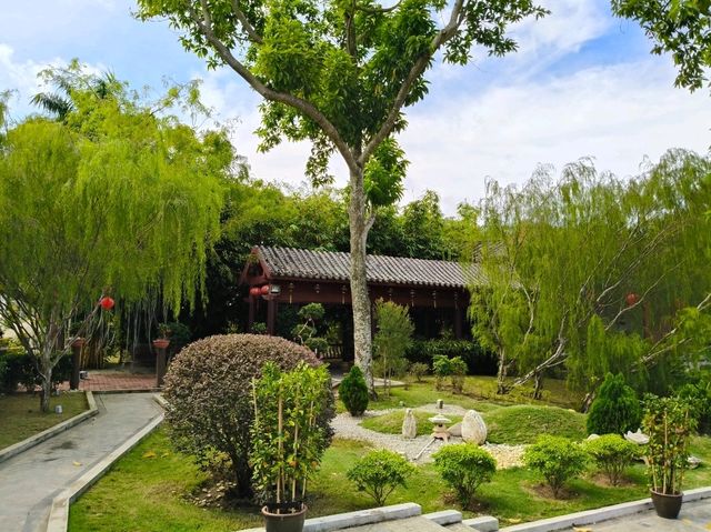 Where East Meets East: The China-Malaysia Friendship Garden's Silent Diplomacy of Blooms