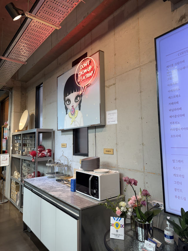 인천공항 가기 전 대기하기 좋은 대형카페 스타파이브.