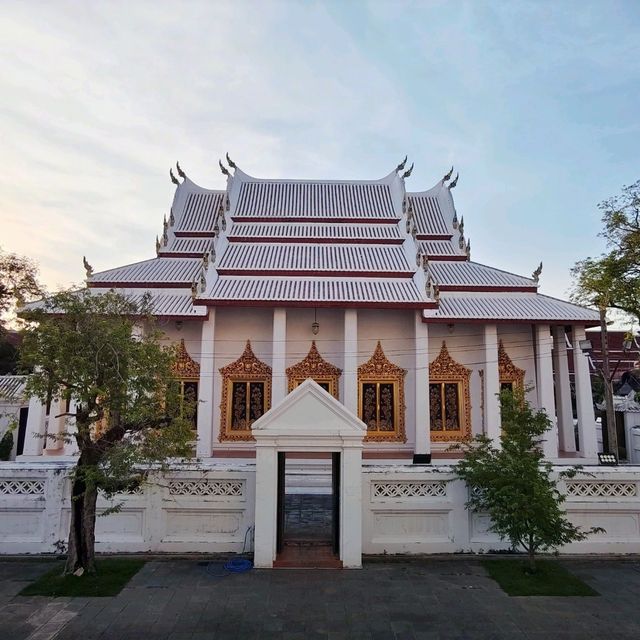 วัดเฉลิมพระเกียรติวรวิหาร