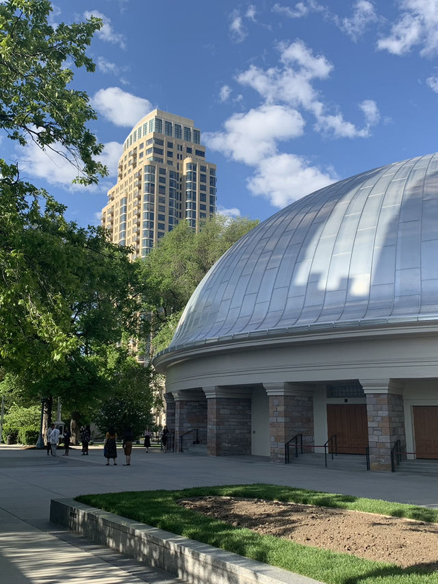 A Spring Morning at the Salt Lake Temple: Blooms and Serenity