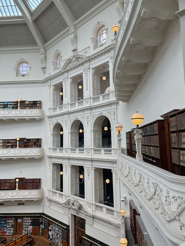 全墨爾本最美的室內景點📚維多利亞州立圖書館📎