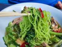 ร้านบะหมี่เก่าแก่ หน้าโรงพักแปดริ้ว