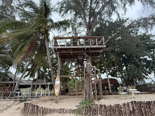 Beach Club จันทบุรี ที่ Hale Hala