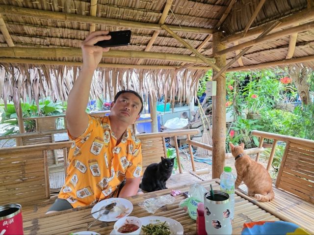 จุดแวะทานข้าวริมทางในแก่งกระจาน จ.เพชรบุรี🥬