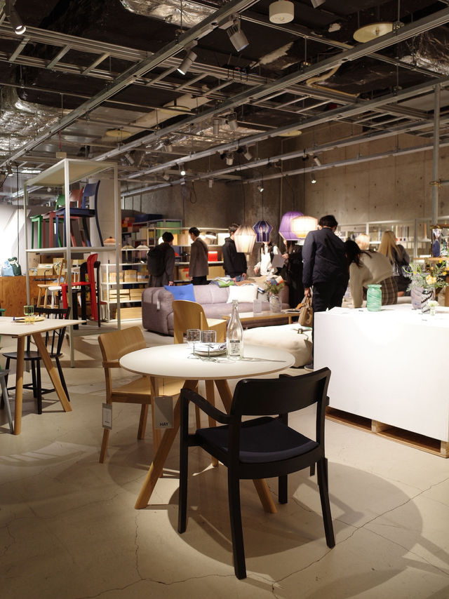 🌿【表参道 HAY TOKYO】北欧インテリアとカフェが融合したギャラリー空間🎨☕