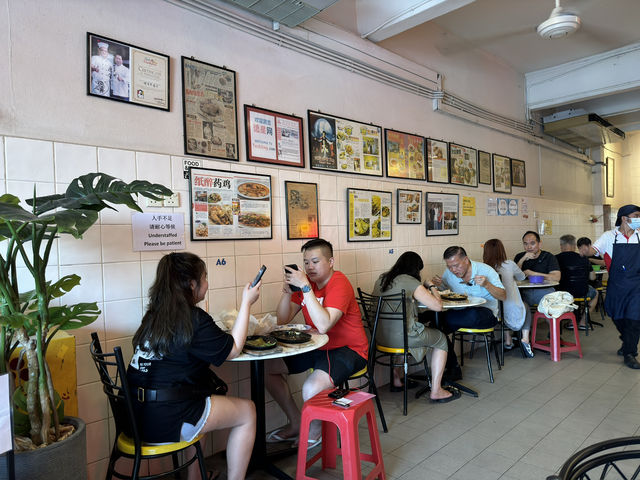 Wrapped in Flavor: Teck Sing’s Herbal Chicken Hits the Spot