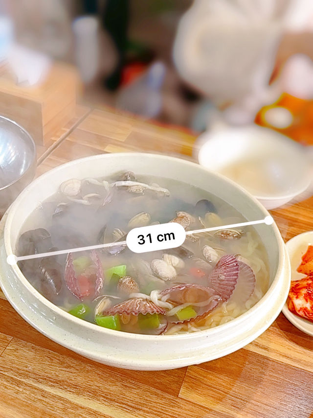 Busan’s Viral 31cm Seafood Noodle Bowl — Worth the Hype?