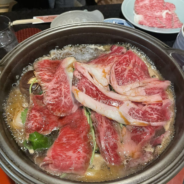 🍲 Asari Honten – สุกี้ยากี้ร้อน ๆ สูตรดั้งเดิม