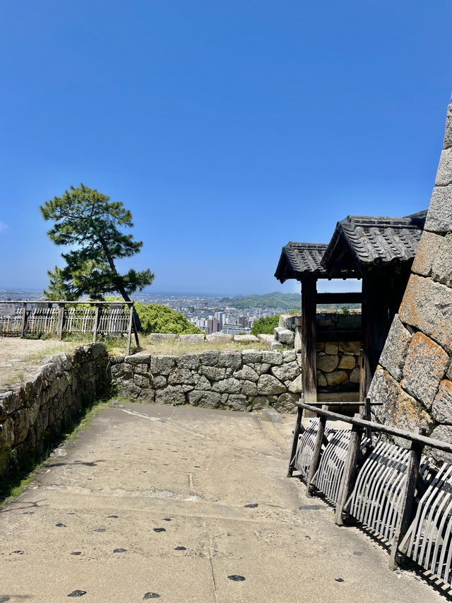 🏯 마쓰야마성 – 에히메현의 살아 있는 역사를 만나다