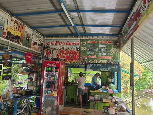ก๋วยเตี๋ยวทีมชาติ ร้านบรรยากาศดีริมคลอง ปทุมธานี