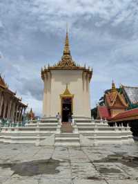 Legacy in Metal and Marble: The Pagoda, Pavilion, and the King on Horsebac