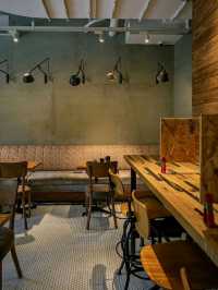 Laundry & Cafe Tokyo